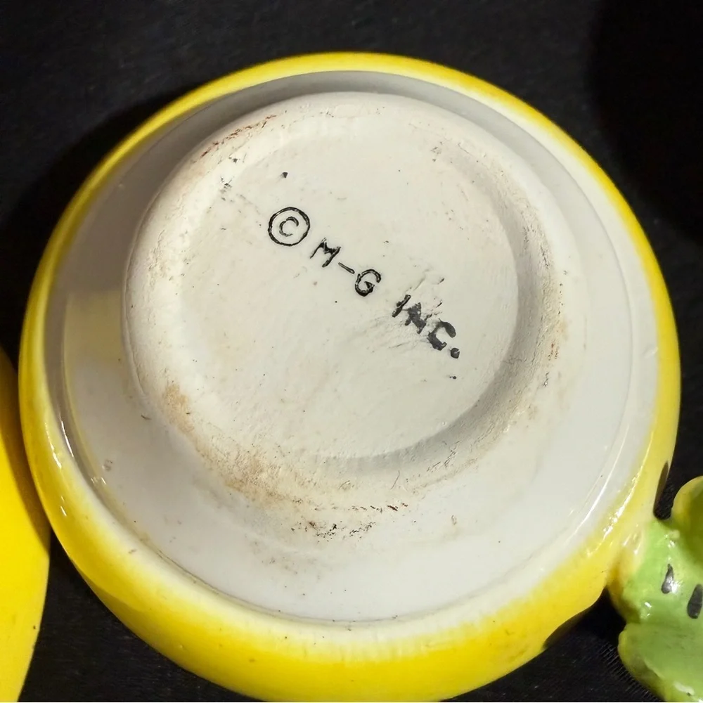 M.G. Japan Yellow Beehive Measuring Cups, Vintage